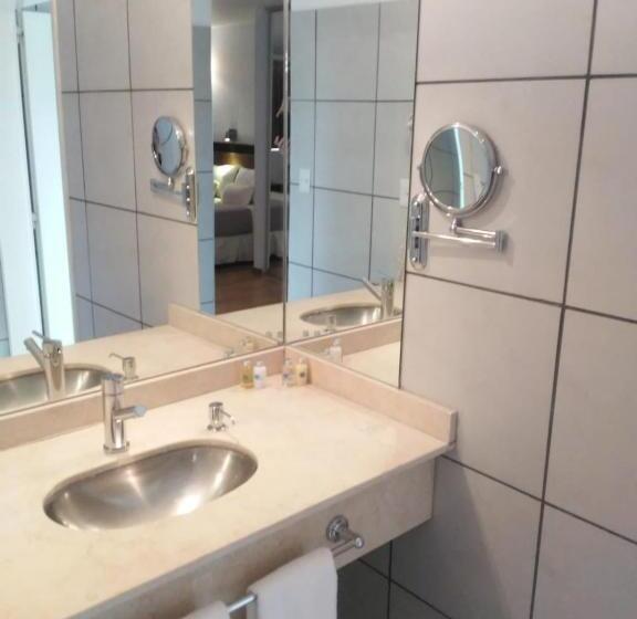 수피리어 자쿠지 룸, Global