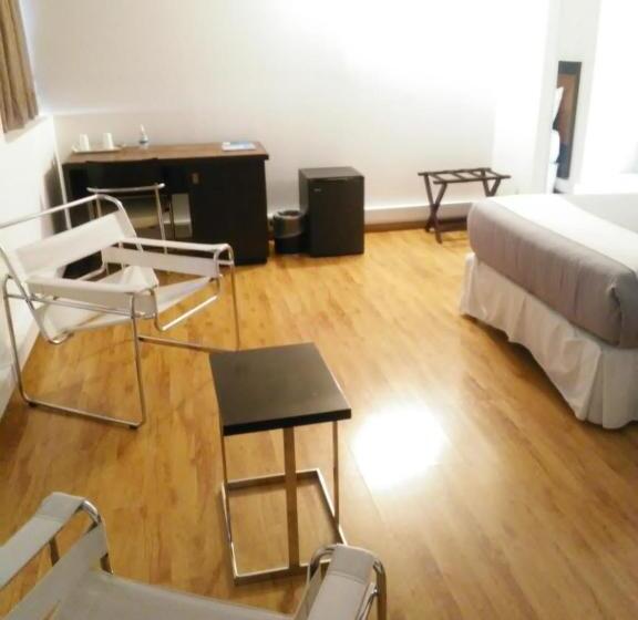 수피리어 자쿠지 룸, Global