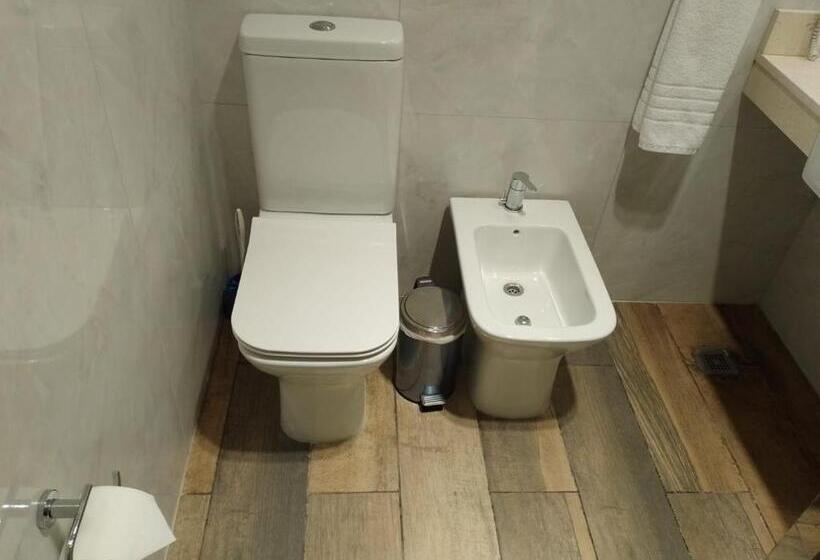 디럭스 룸, Global