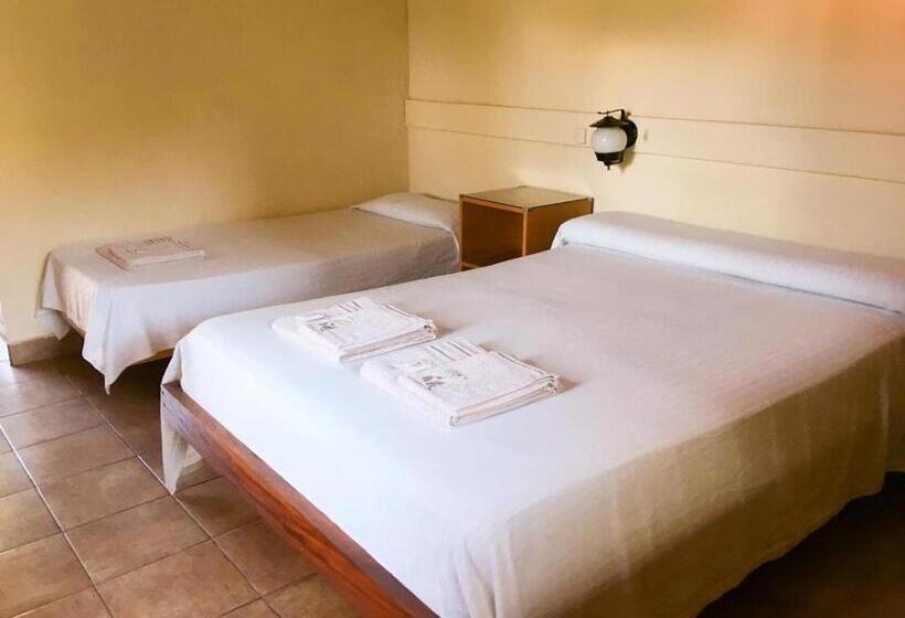 Номер Стандарт Трехместный, Hosteria Helvecia