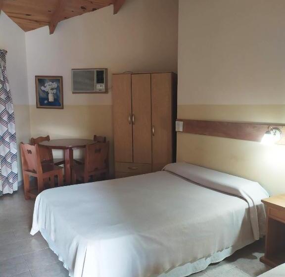 Superior Driepersoonskamer, Hosteria Helvecia