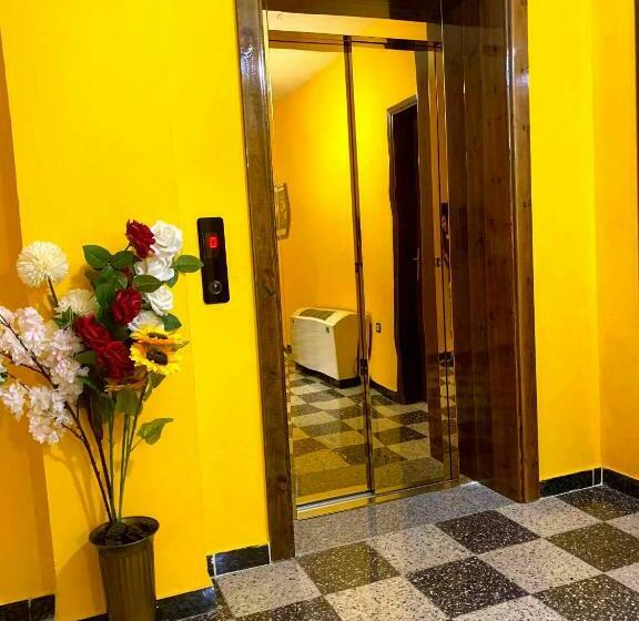 스탠다드 발코니 룸, Mali I Robit