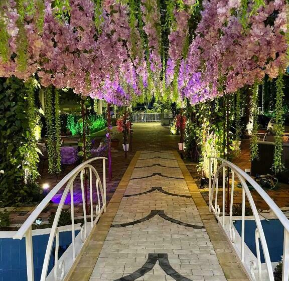 스탠다드 발코니 룸, Mali I Robit