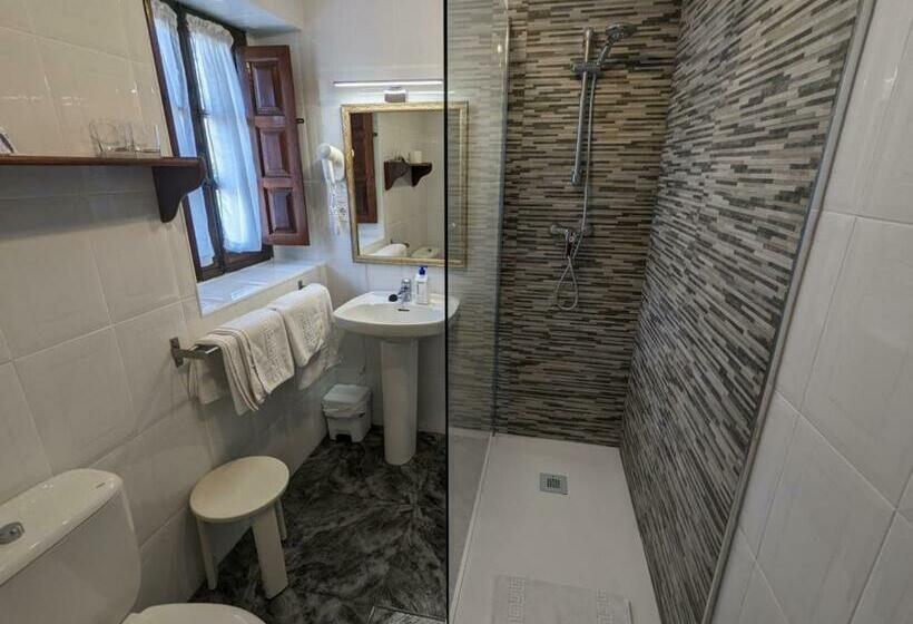 اتاق استاندارد با بالکن, Posada Revolgo