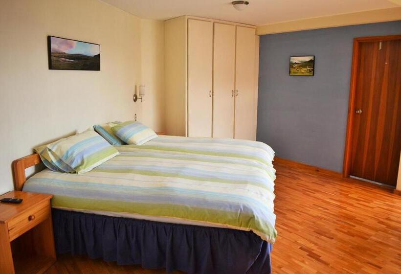 Superior Szoba King Size Bed, Rincon Aleman