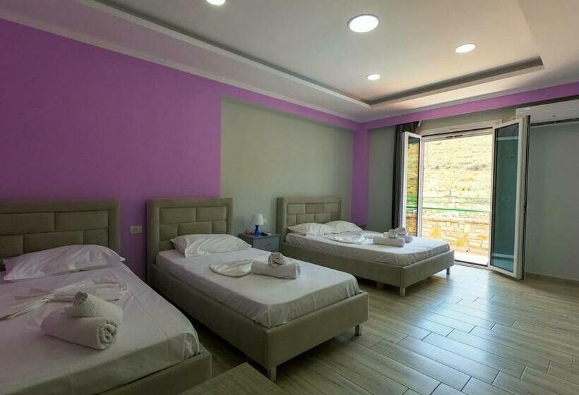 اتاق استاندارد چهار تخته با چشم‌انداز دریا, Karos Hotel Llaman