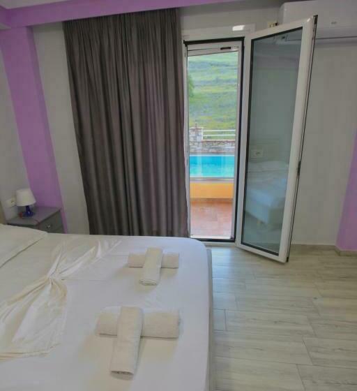 اتاق استاندارد چهار تخته با چشم‌انداز دریا, Karos Hotel Llaman