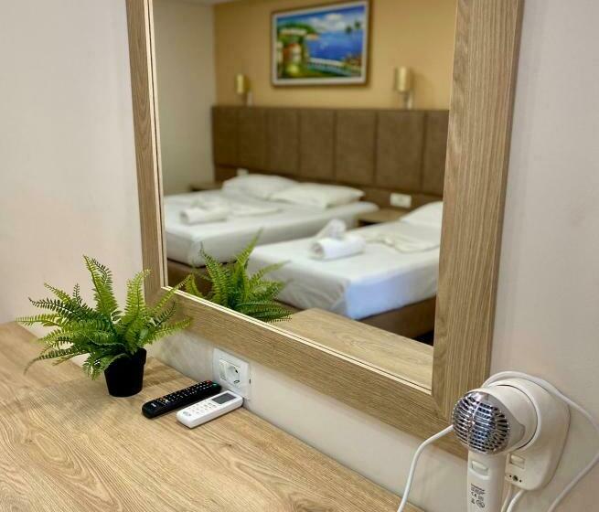 سوییت, Karos Hotel Llaman