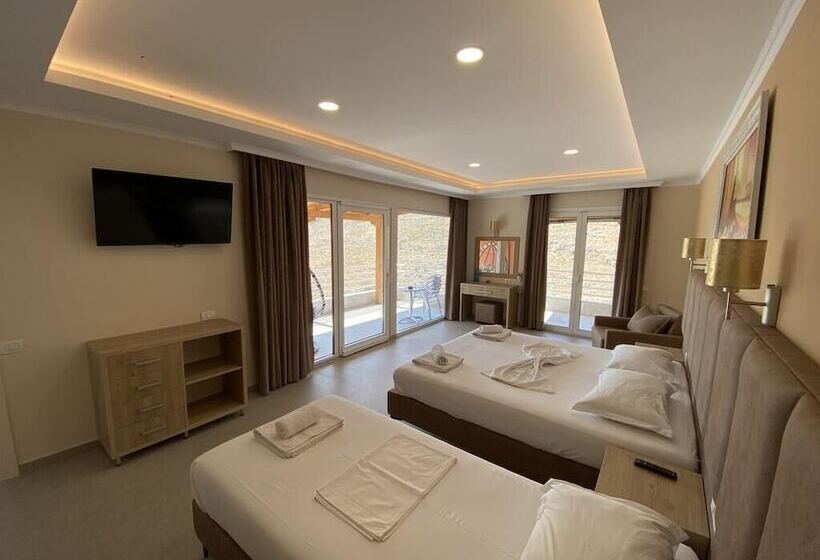 سوییت, Karos Hotel Llaman