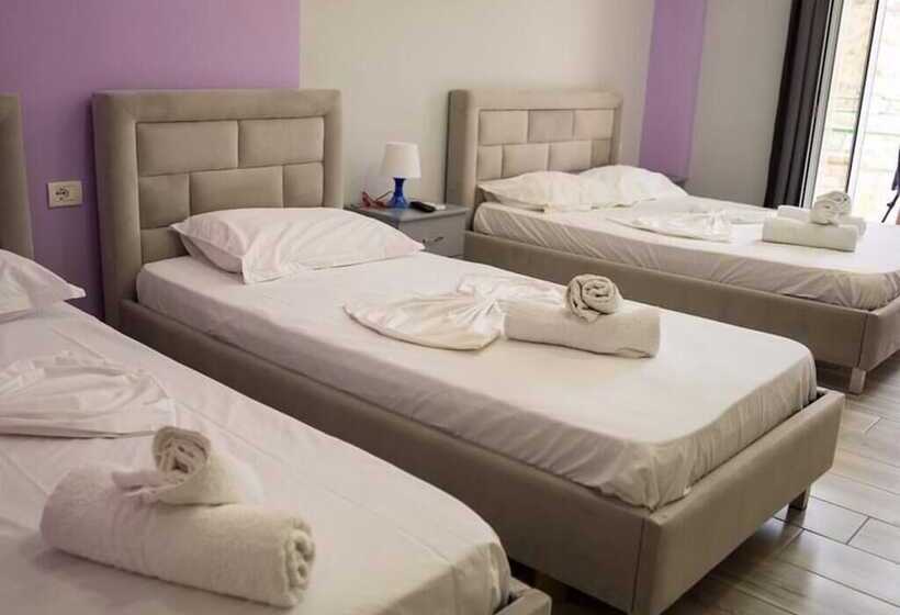 اتاق استاندارد چهار تخته با چشم‌انداز دریا, Karos Hotel Llaman