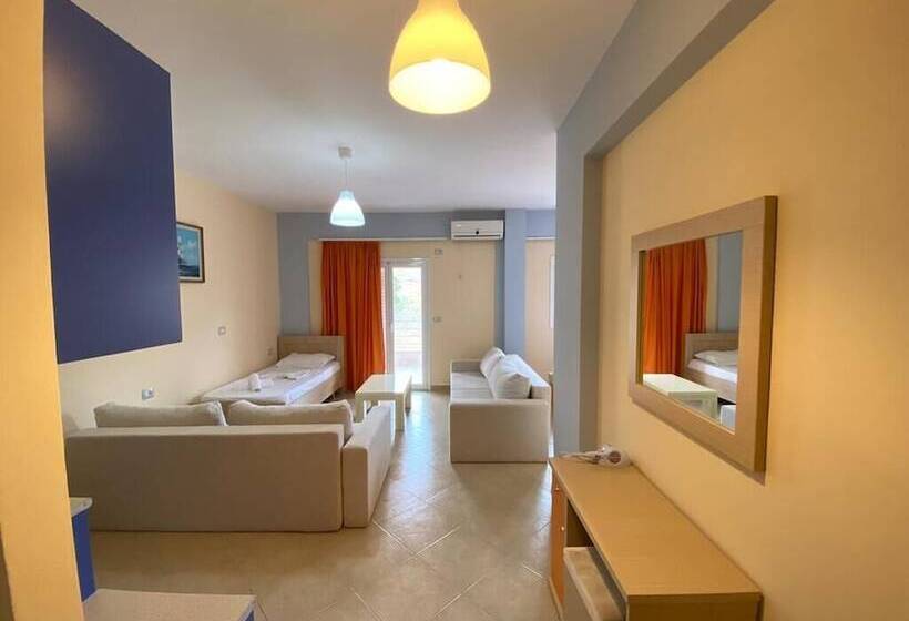 اتاق خانوادگی, Karos Hotel Llaman