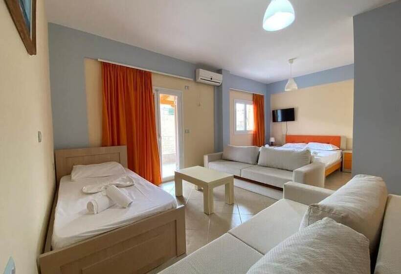 اتاق خانوادگی, Karos Hotel Llaman