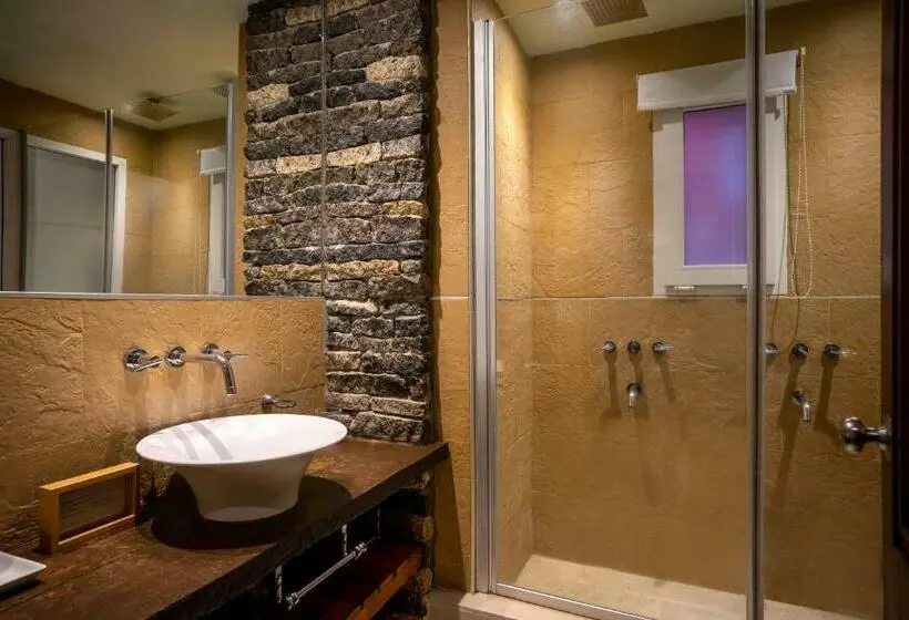 سوئیت مستر, Mizu Hotel Boutique