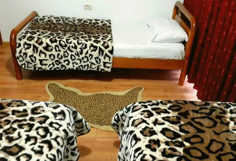 Standard Kolmen Hengen Huone Parveke, Ramis Hotel & Outdoor Sports Center
