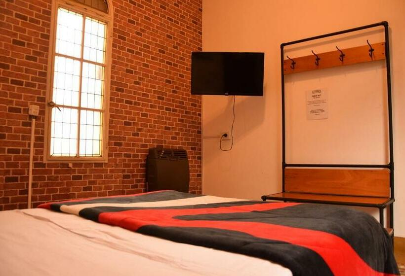 اتاق استاندارد با سرویس بهداشتی مشترک, 531 Hostel