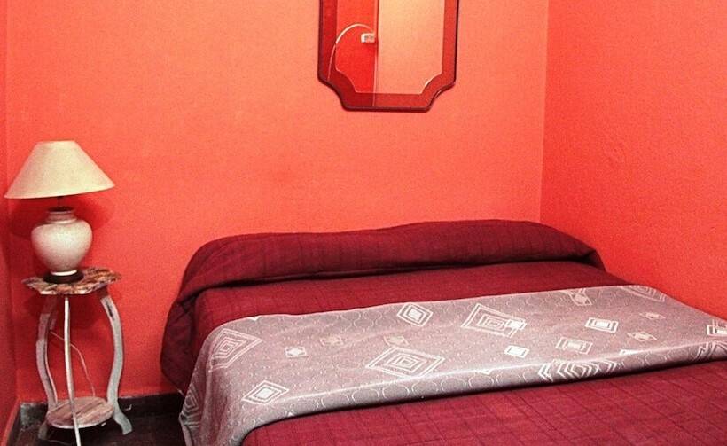 חדר משפחתי, Hostel Cordobes