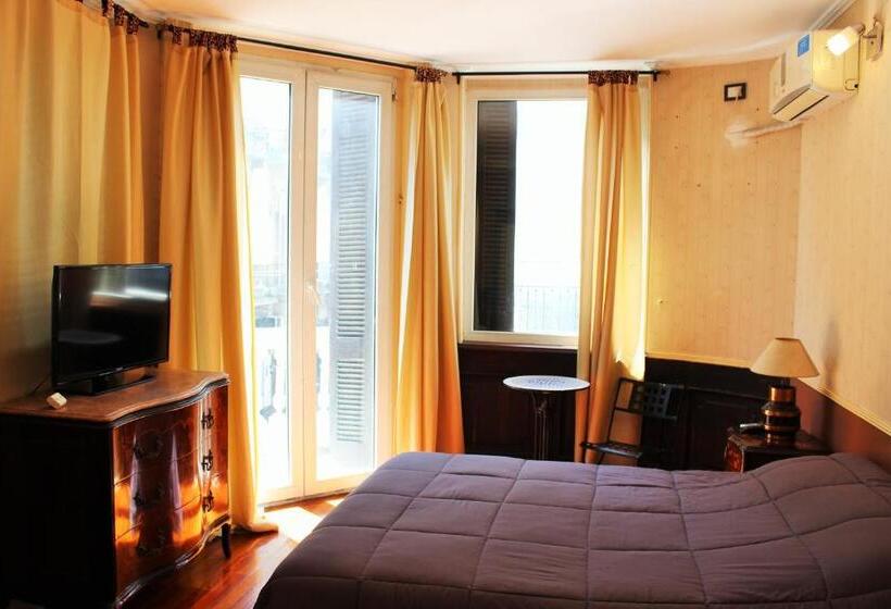 اتاق لوکس با بالکن, Del900 Hotel Boutique