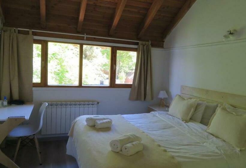 标准房带园景, Los 3 Mosqueteros