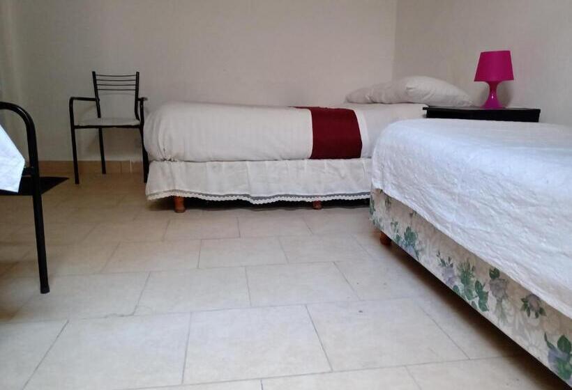 اتاق استاندارد سه نفره, Minerva