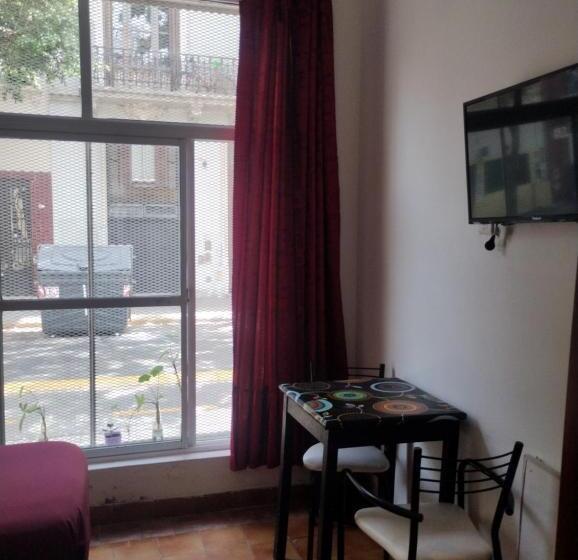 اتاق استاندارد سه نفره, Minerva