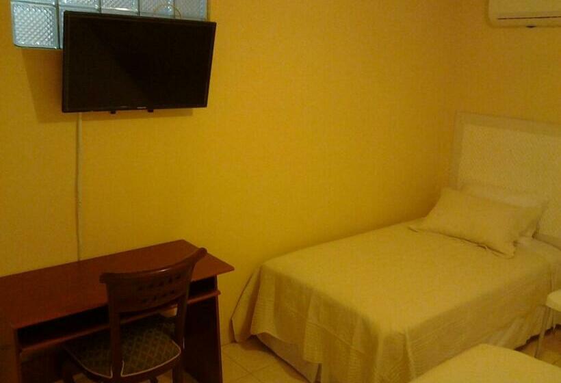 اتاق استاندارد سه نفره, Suites La Rosa