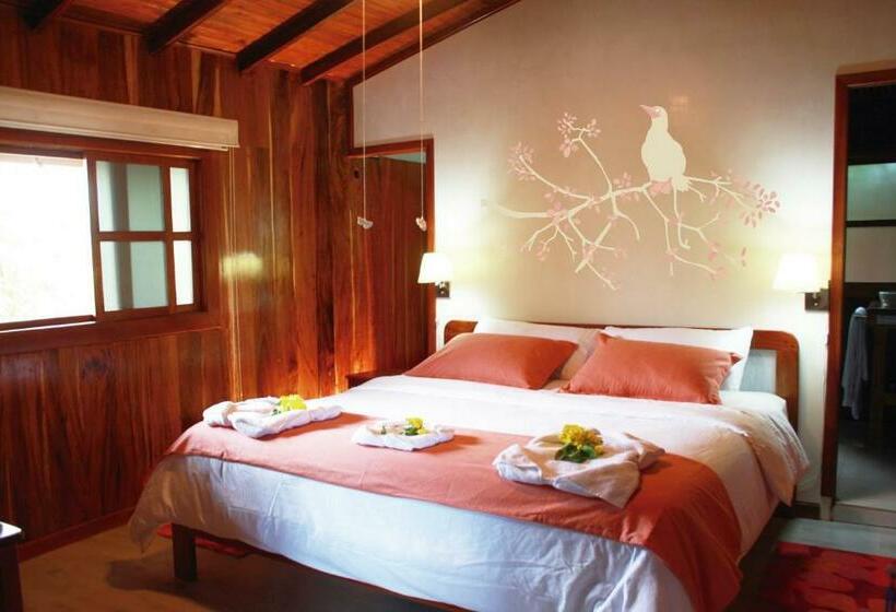 디럭스 룸, The Wooden House