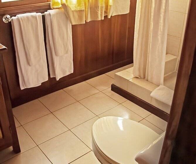 스탠다드 트리플 룸, The Wooden House