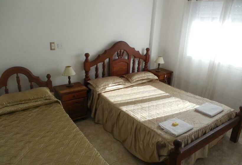 اتاق استاندارد سه نفره, Victor