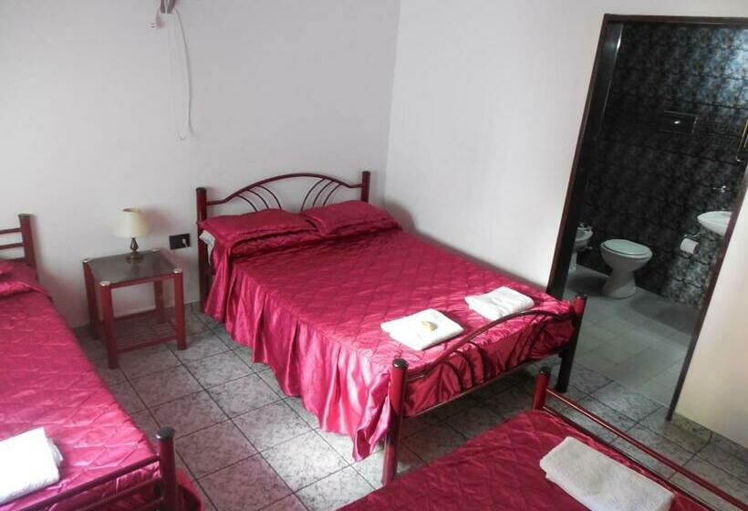 اتاق استاندارد چهار تخته, Victor