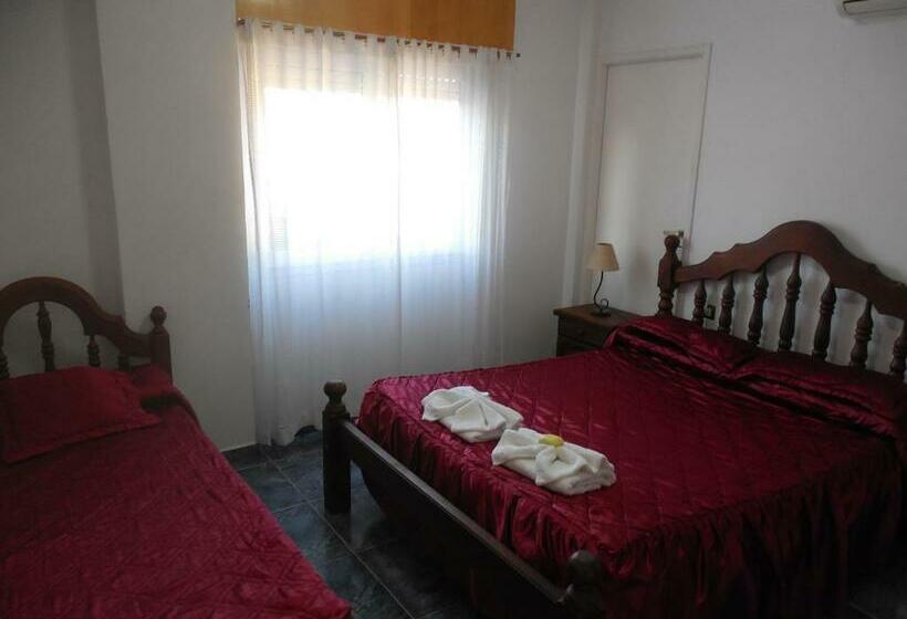 اتاق استاندارد سه نفره, Victor