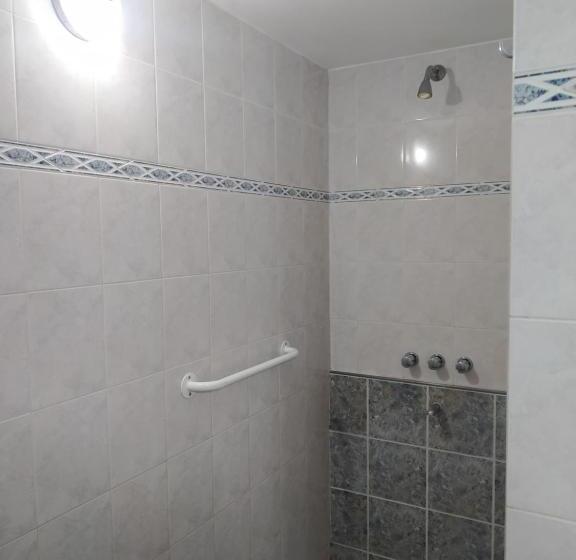 آپارتمان 2 خوابه, Victor