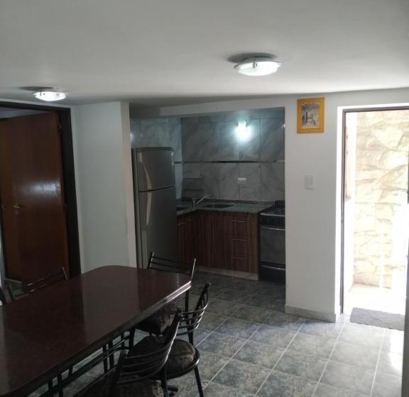 آپارتمان 2 خوابه, Victor