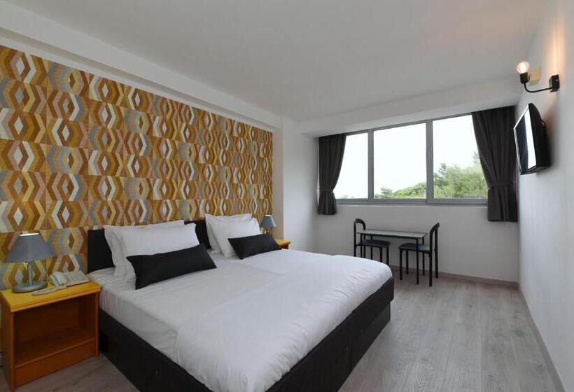 חדר סטנדרט, Tolero