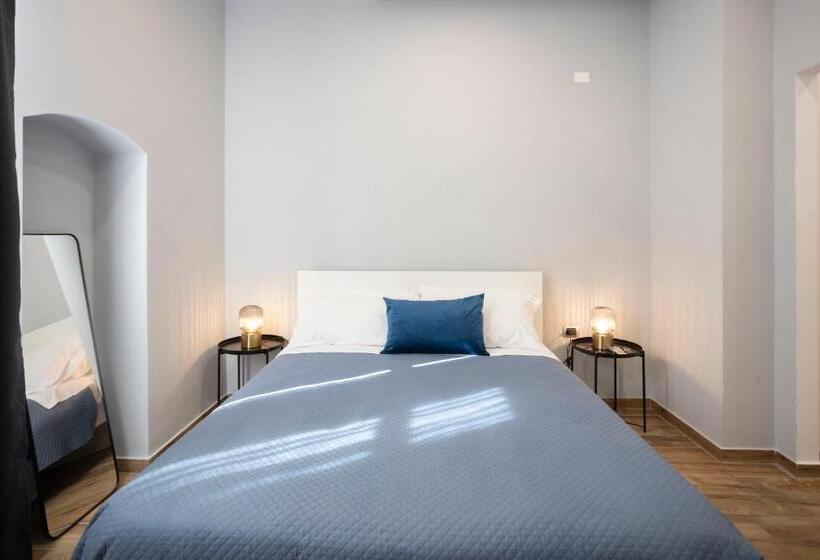 اتاق استاندارد سه نفره, Tredidenari B&b