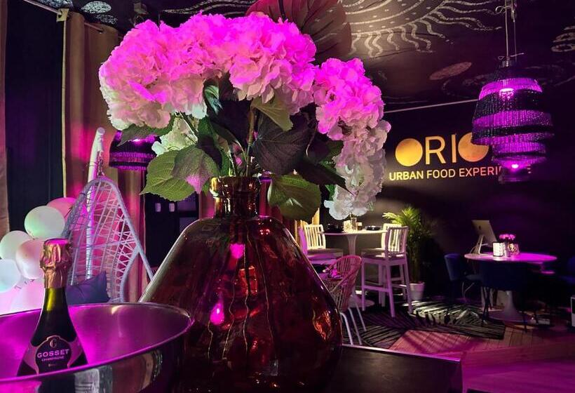 غرفة ديلوكس, Orion