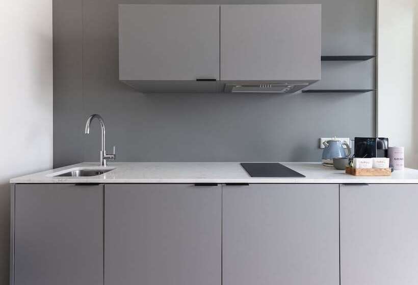 ファミリーステューディオ, Numa I Leo Apartments