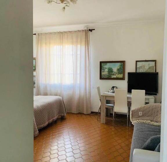 اتاق استاندارد, Enzo’s House