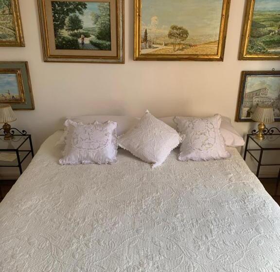 اتاق استاندارد, Enzo’s House