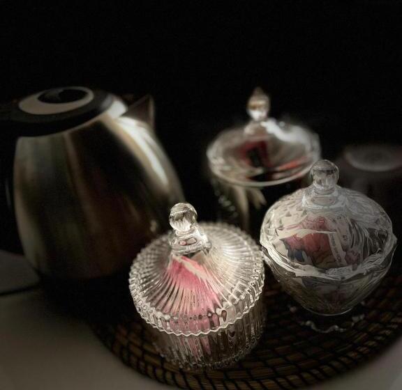 اتاق استاندارد, Enzo’s House