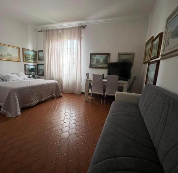 اتاق استاندارد, Enzo’s House