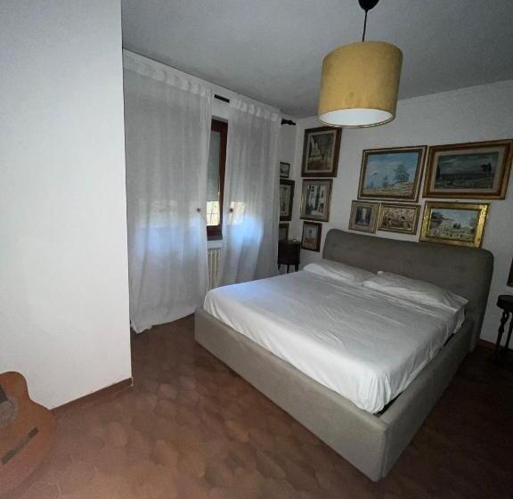 سوئیت جونیور با چشم‌انداز باغ, Enzo’s House