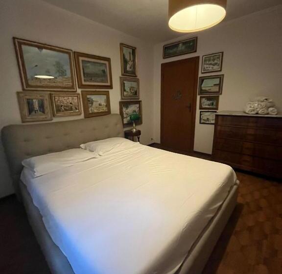 سوئیت جونیور با چشم‌انداز باغ, Enzo’s House