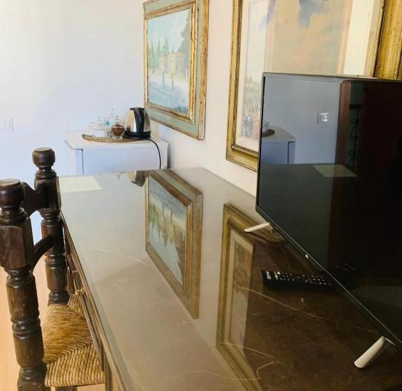 اتاق استاندارد سه نفره, Enzo’s House