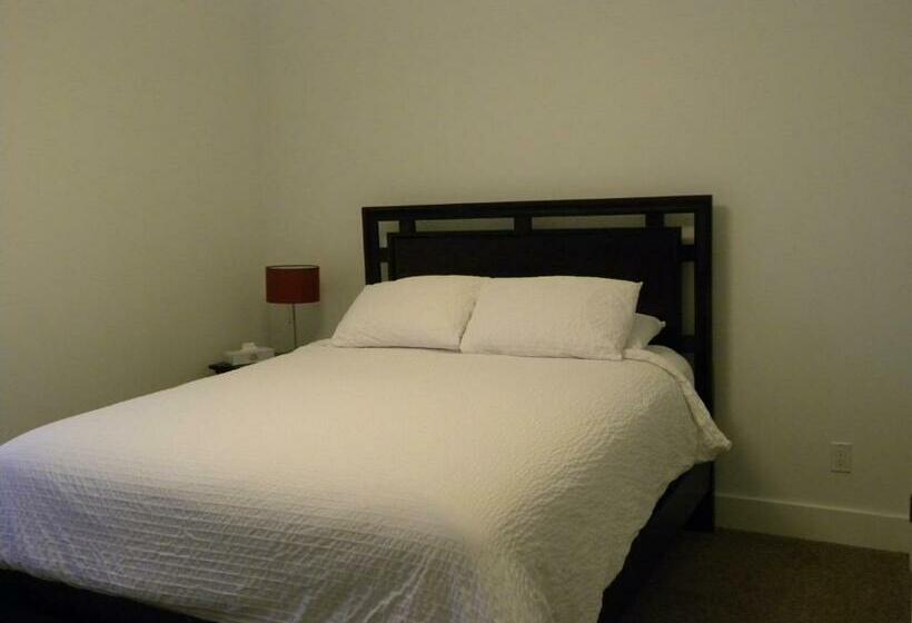 패밀리 스위트, Fireweed Motel