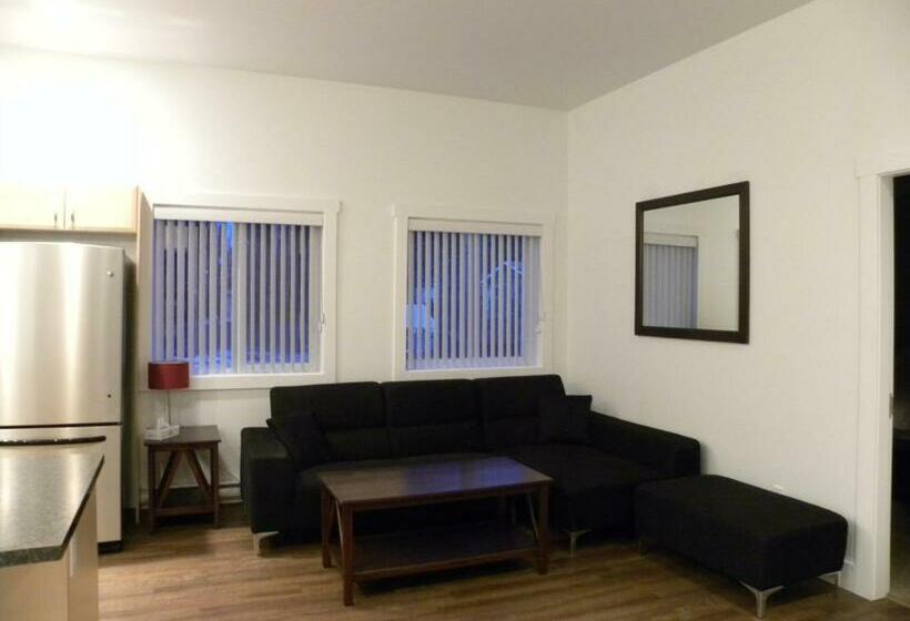 家庭套房, Fireweed Motel