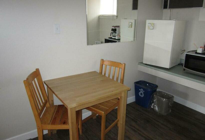 스탠다드 룸, Fireweed Motel