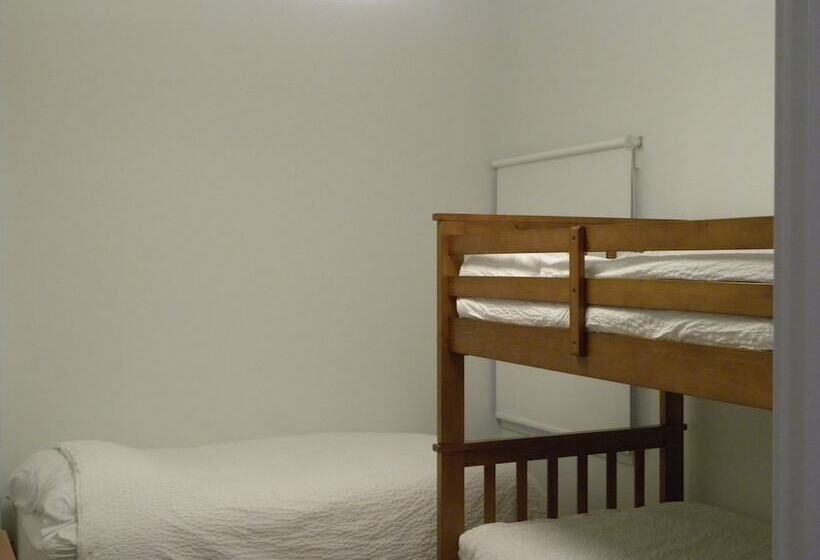 스탠다드 룸, Fireweed Motel