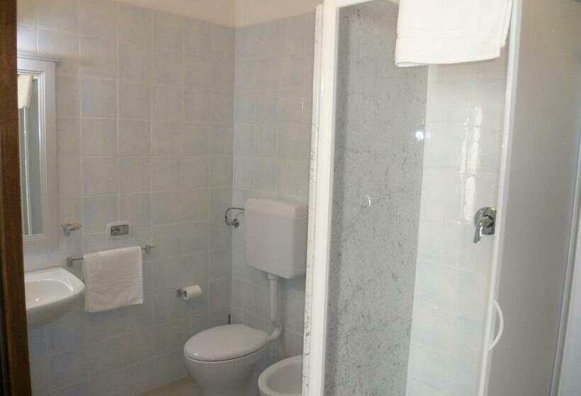 סוויטת ג'וניור עם מרפסת, Albergo Residenziale La Corte