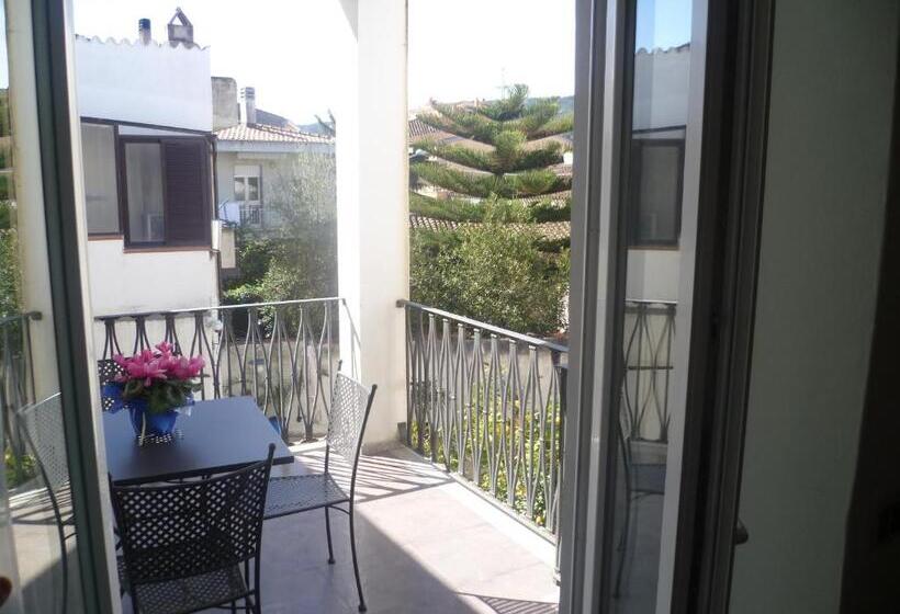 סוויטת ג'וניור עם טרסה, Albergo Residenziale La Corte