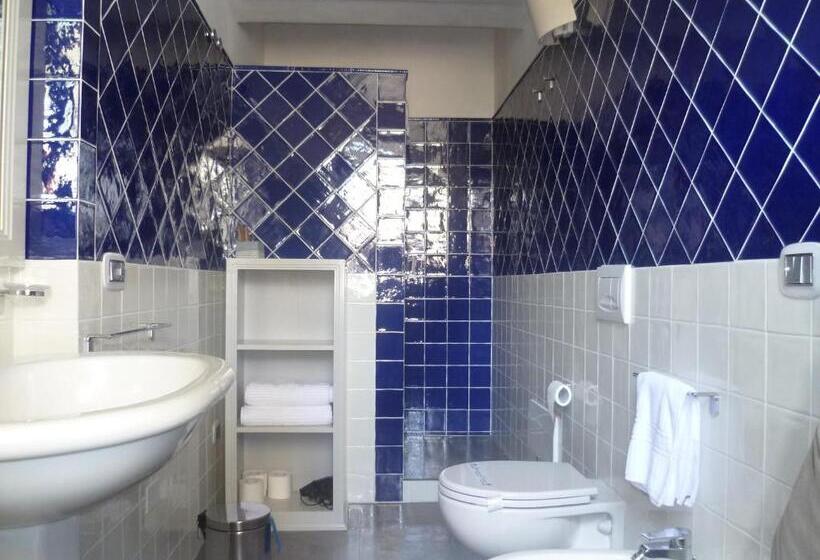 סוויטת ג'וניור עם טרסה, Albergo Residenziale La Corte